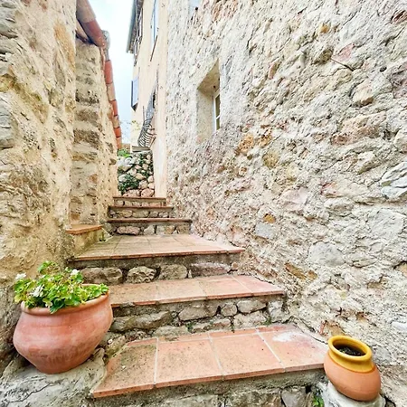Aragon - Au Pied Du Village - Ideale Familles Cousinades *